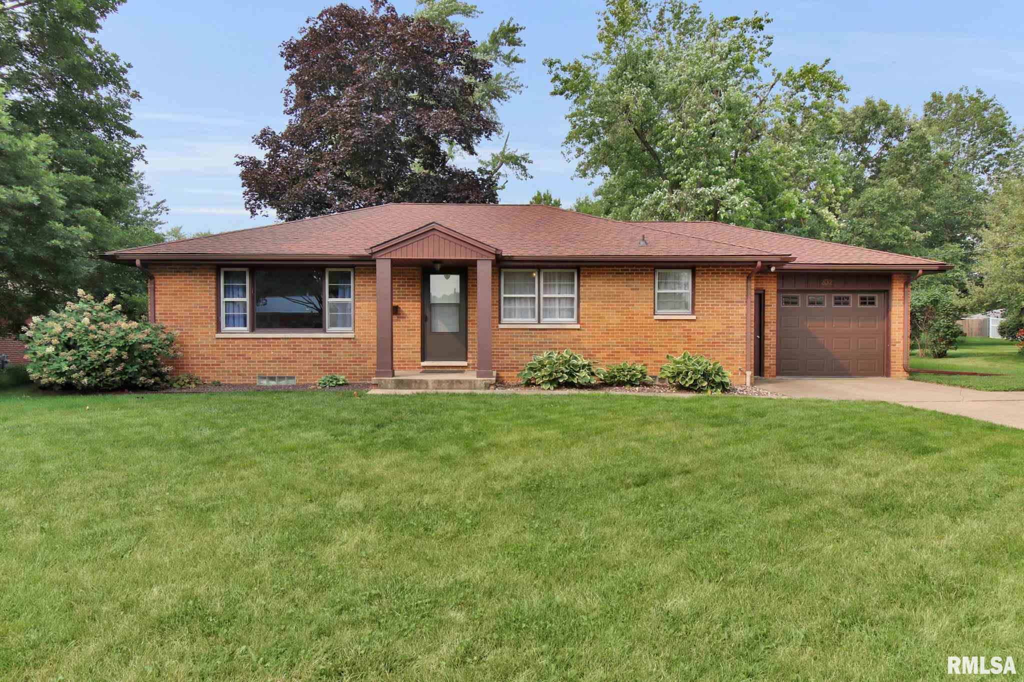 832 Sunset Road Morton, IL 61550 - Photo 1 of 32 Gallery Image 1