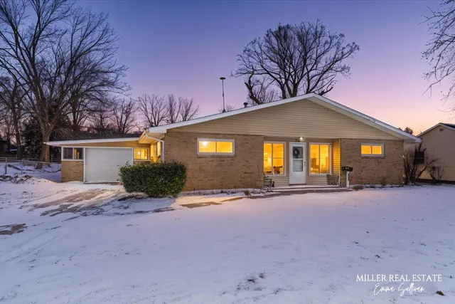 $184,900 | 730 6th Avenue, Lake Odessa, MI 48849