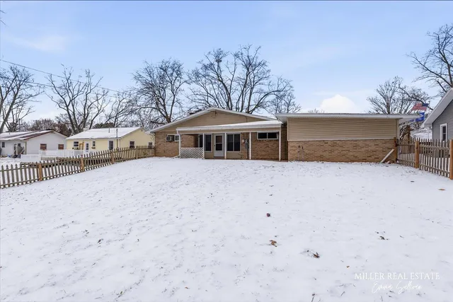 $184,900 | 730 6th Avenue, Lake Odessa, MI 48849