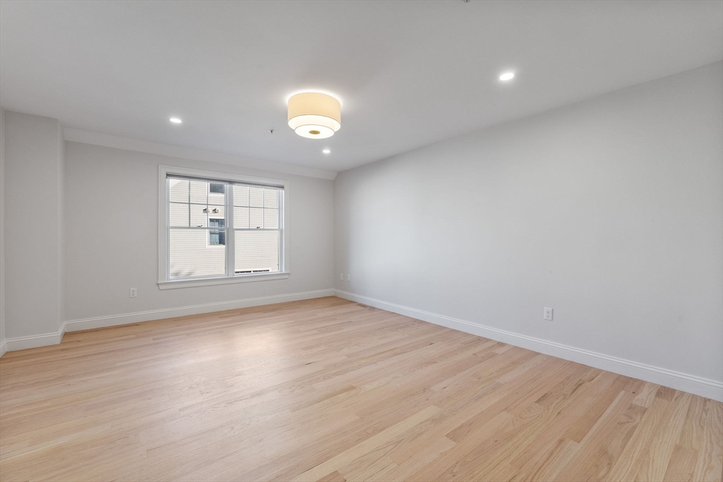 7 Chatham Way, Unit 7A Watertown, MA 02472 - Photo 13 of 23