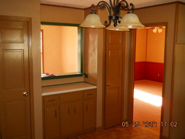 604 Jake Link Road Cottontown, TN 37048 - Photo 9 of 20 a bathroom with a mirror