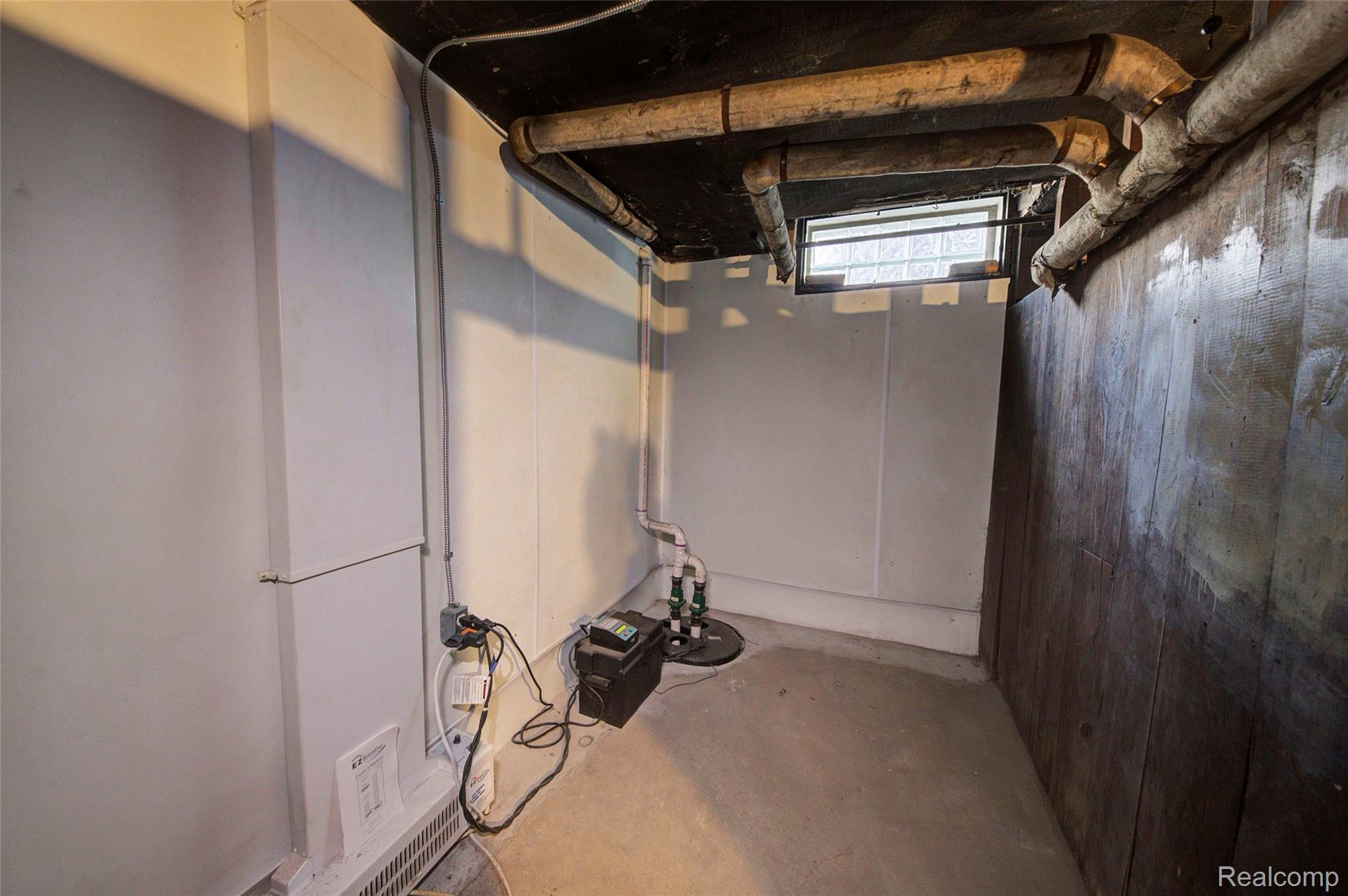 121 Longfellow Street Detroit, MI 48202 - Photo 75 of 87 View of basement