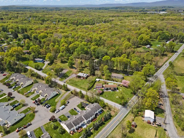 $349,999 | 33 Pond Hill Lane, Walden, NY 12586