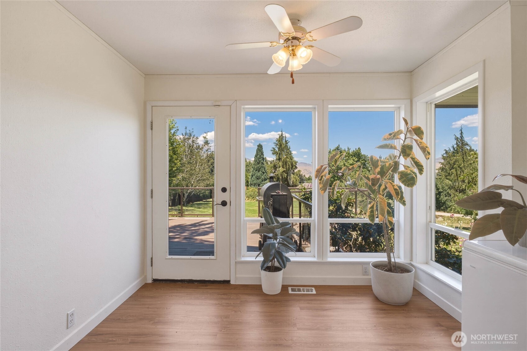 1310 Red Apple Road Wenatchee, WA 98801 - Photo 11 of 39
