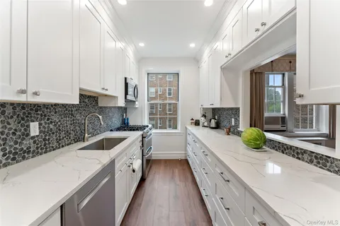 $699,000 | 25 Parkview Avenue, Unit 3A, Bronxville, NY 10708
