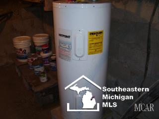 11307 Strasburg Road Erie, MI 48133 - Photo 15 of 20 Hot Water Tank