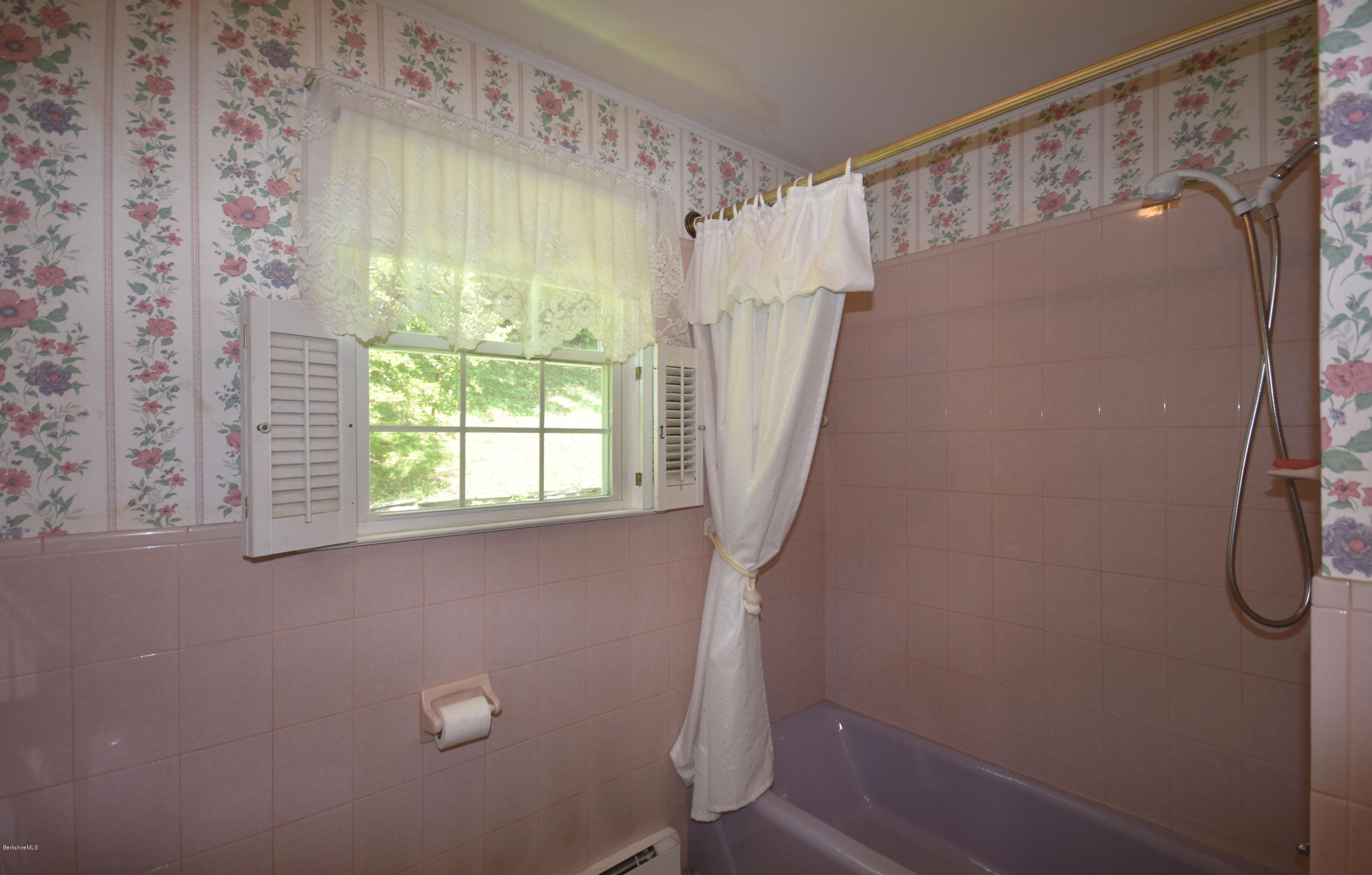 795 East New Lenox Road Pittsfield, MA 01201 - Photo 22 of 51 Full Bath