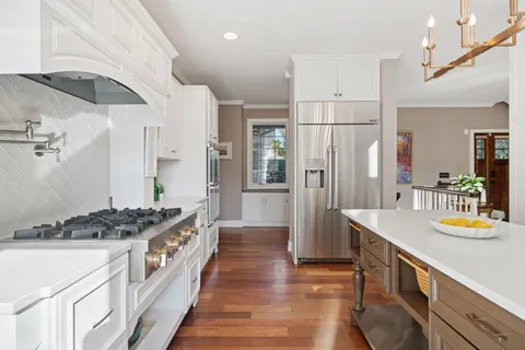 $1,199,900 | 705 Queensland Lane North, Plymouth, MN 55447