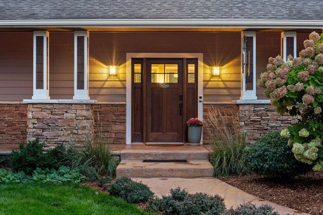 $1,199,900 | 705 Queensland Lane North, Plymouth, MN 55447