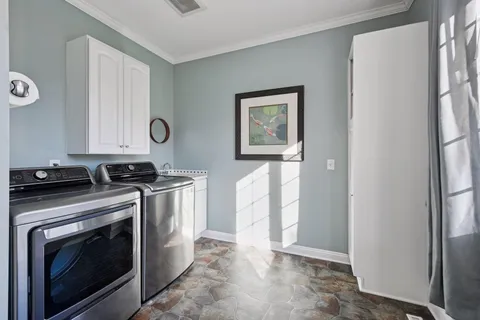 $1,199,900 | 705 Queensland Lane North, Plymouth, MN 55447