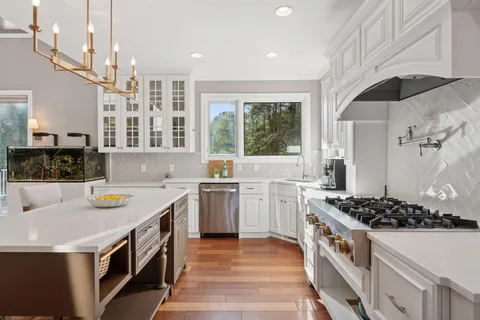 $1,199,900 | 705 Queensland Lane North, Plymouth, MN 55447