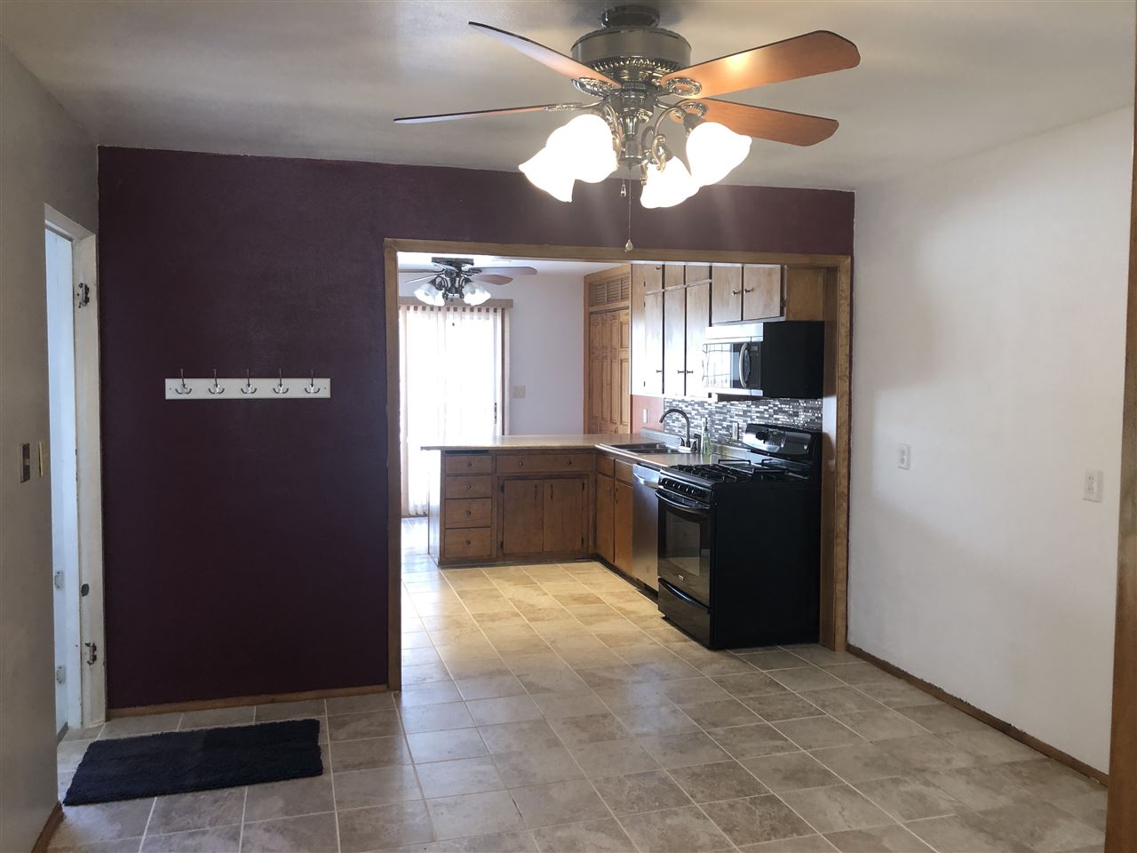 414 3rd Street Waterloo, IA 50702 - Photo 7 of 17 Gallery Image 7