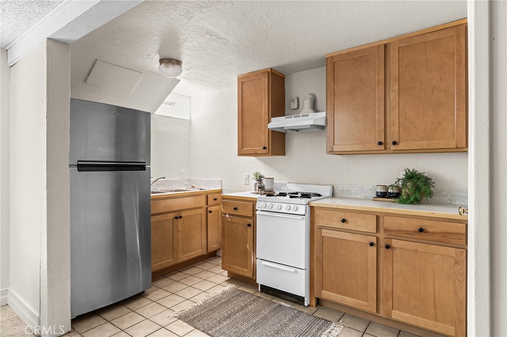 587 East 3rd Street Chico, CA 95928 - Photo 49 of 73 Lower unit