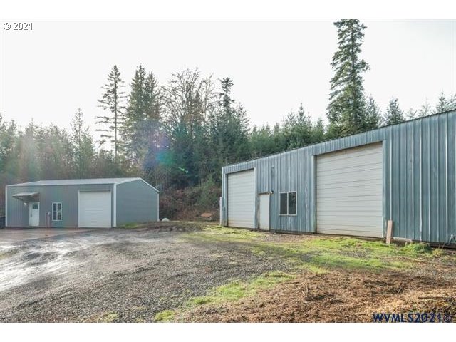 32724 Old Mill Road Lebanon, OR 97355 - Photo 17 of 32 a view of a backyard