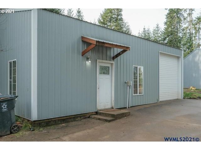 32724 Old Mill Road Lebanon, OR 97355 - Photo 21 of 32 a view of outdoor space and yard