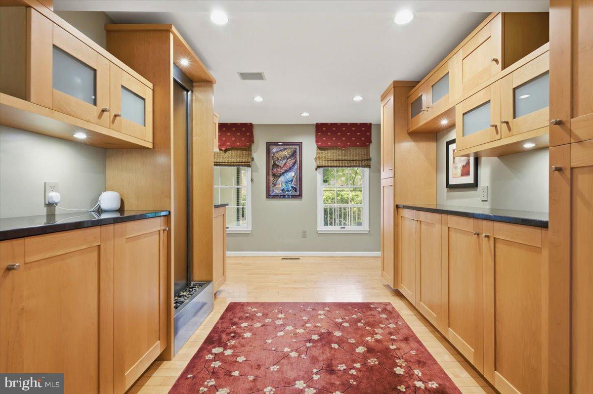 5803 Hall Street Burke, VA 22015 - Photo 12 of 77