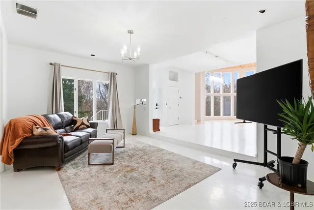 $675,000 | 11950 N Route North, Columbia, MO 65203