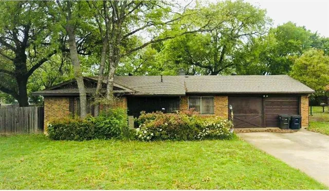 $249,900 | 4528 Moorview Avenue, Fort Worth, TX 76119