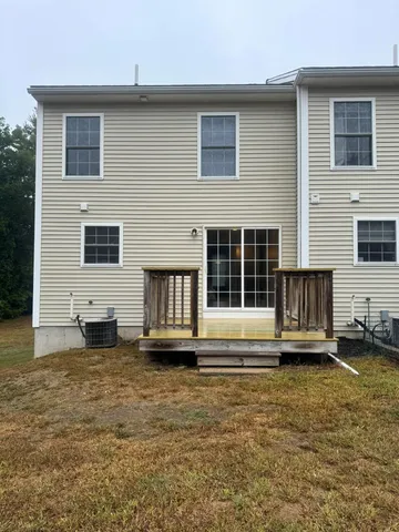 $2,250 | 75 Treaty Court, Unit 4, Fremont, NH 03044