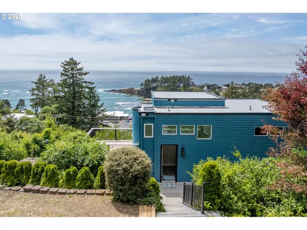$1,100,000 | 315 Northeast Vista Terrace Avenue, Depoe Bay, OR 97341