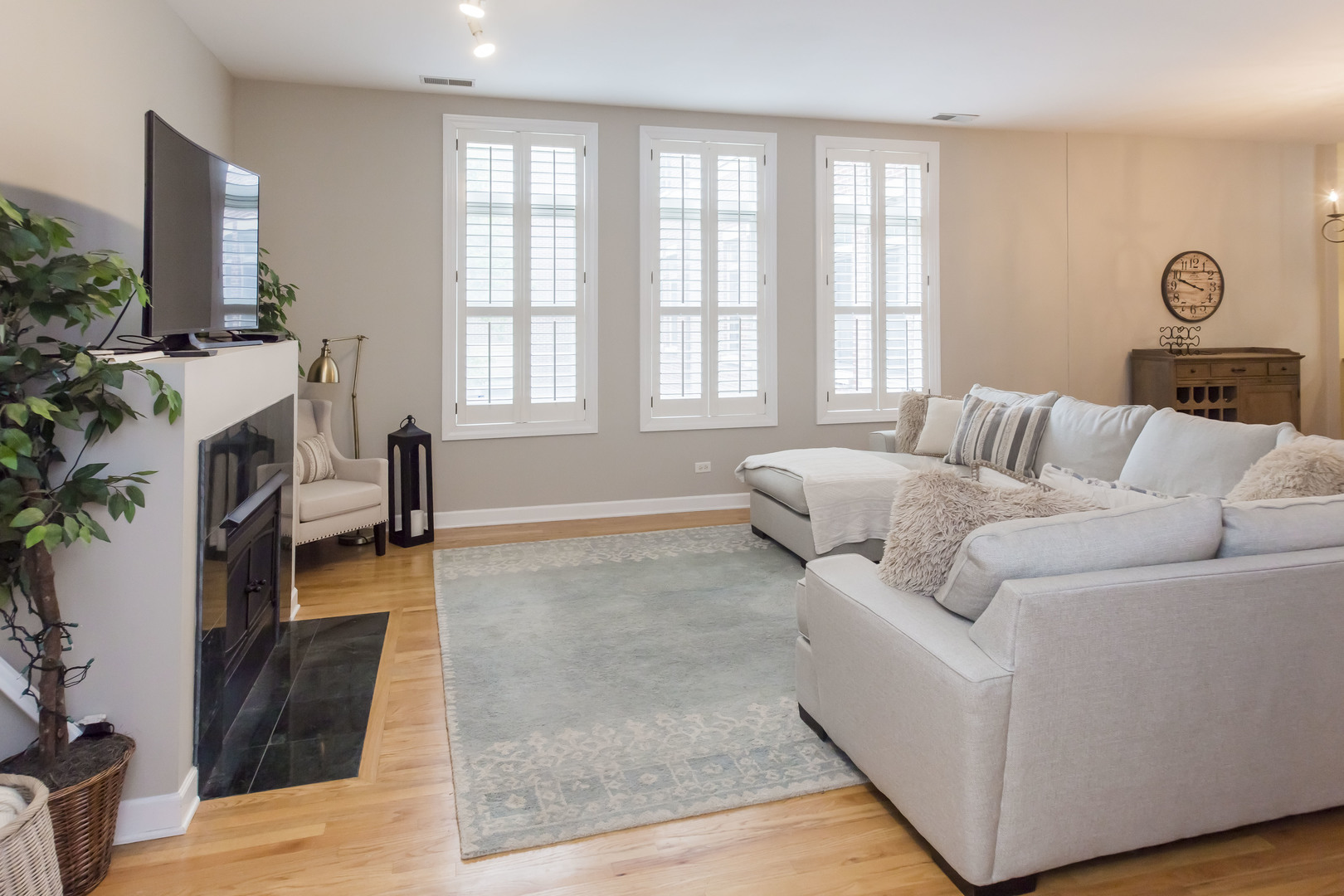 1942 South Prairie Avenue, Unit 2 Chicago, IL 60616 - Photo 2 of 12