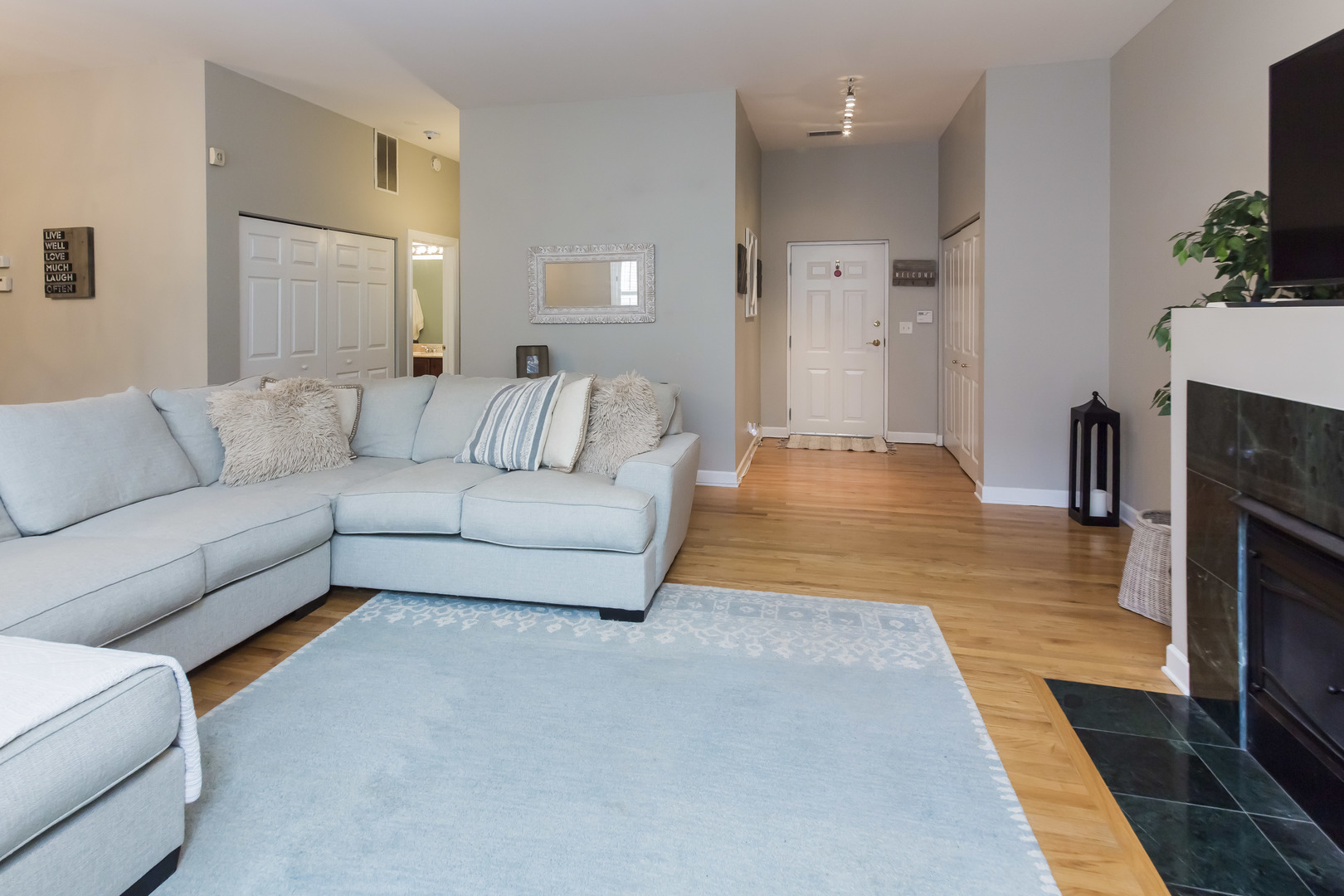 1942 South Prairie Avenue, Unit 2 Chicago, IL 60616 - Photo 3 of 12