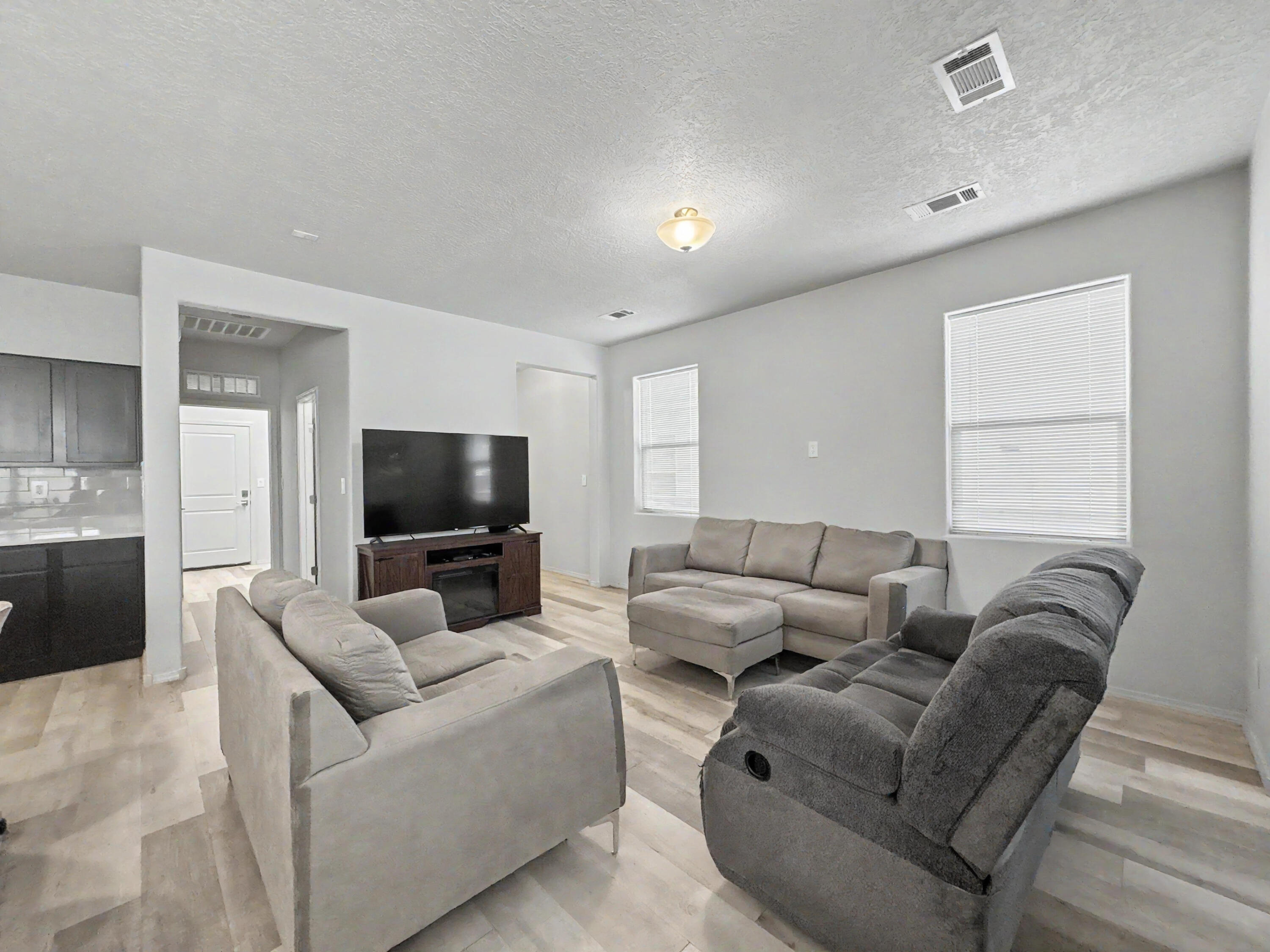 9520 Sage Ranch Court Albuquerque, NM 87121 - Photo 8 of 36 Gallery Image 8