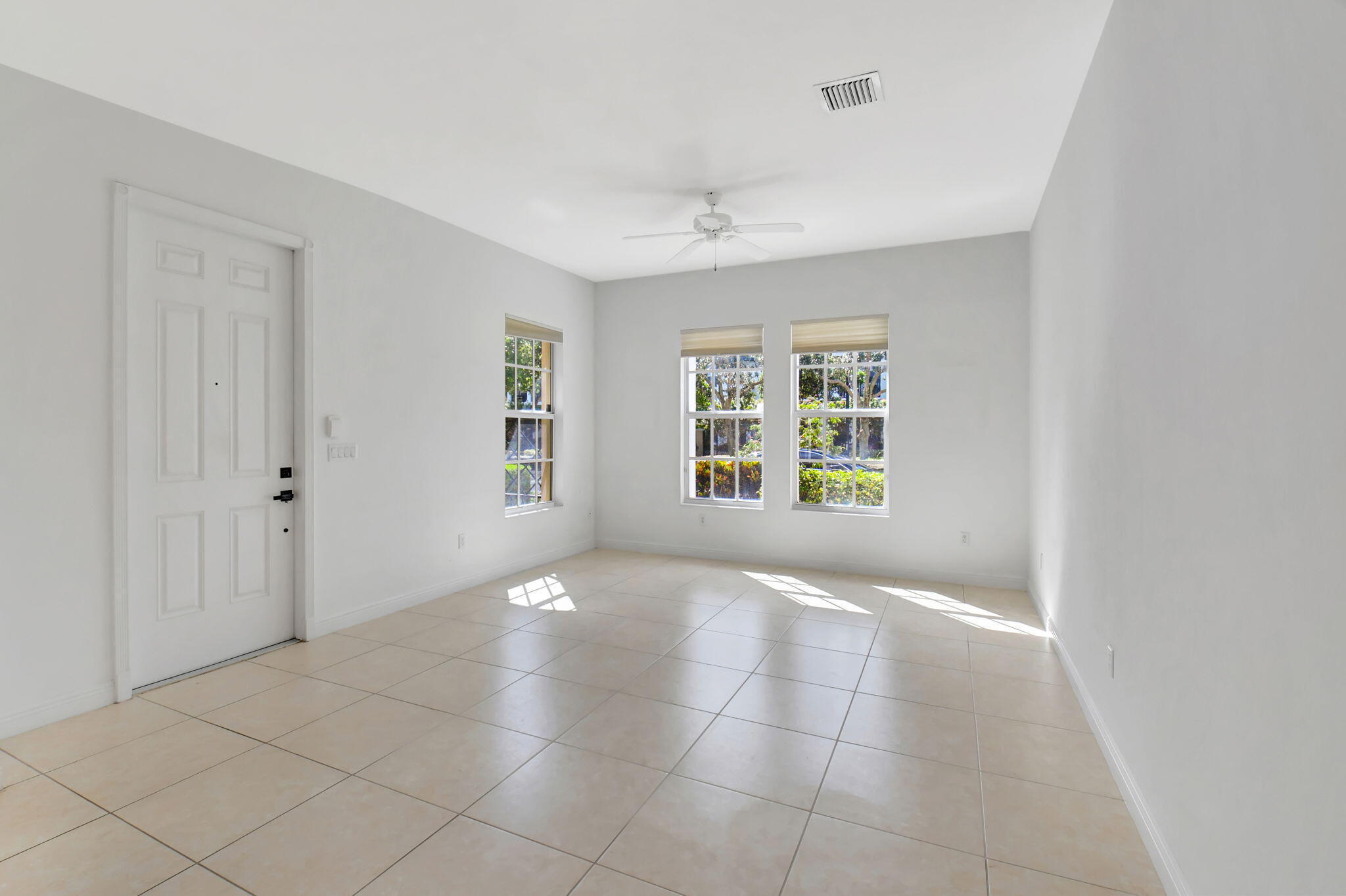 838 Northwest 83rd Lane Boca Raton, FL 33487 - Photo 12 of 68 12-web-or-mls-DSC_9296