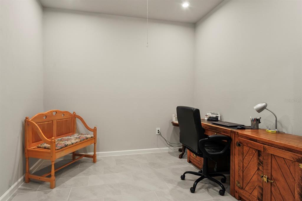 810 Ruddy Quail Place Sun City Center, FL 33573 - Photo 17 of 28