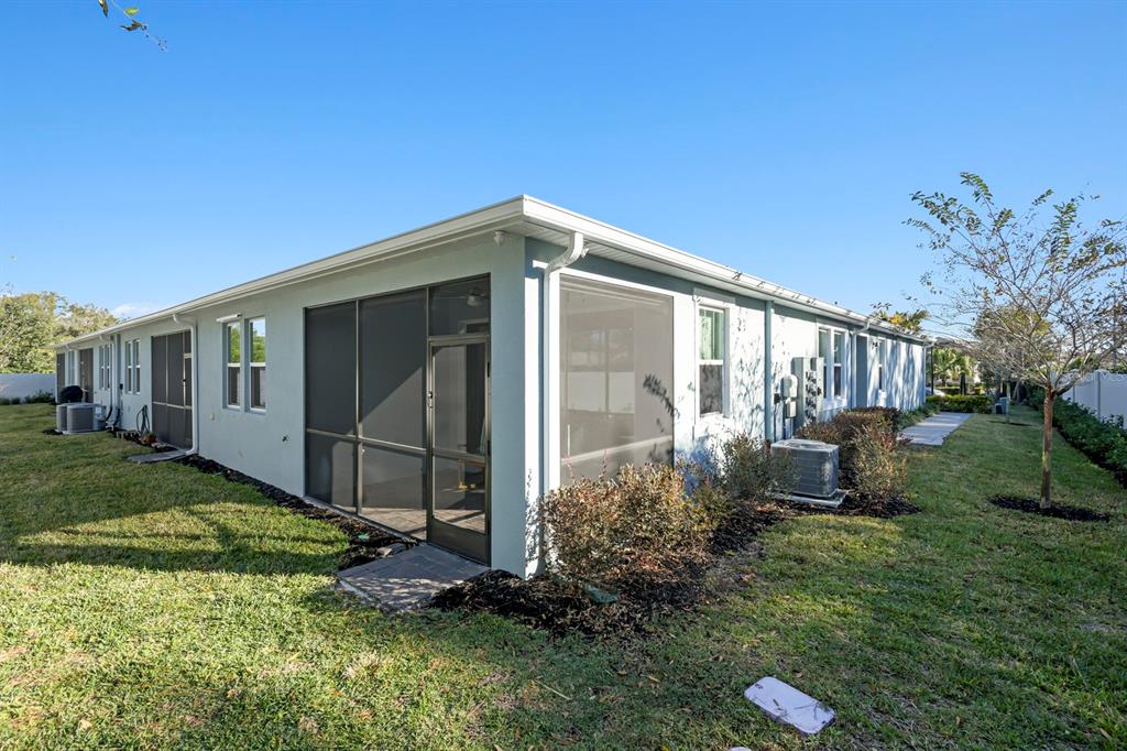 810 Ruddy Quail Place Sun City Center, FL 33573 - Photo 18 of 28