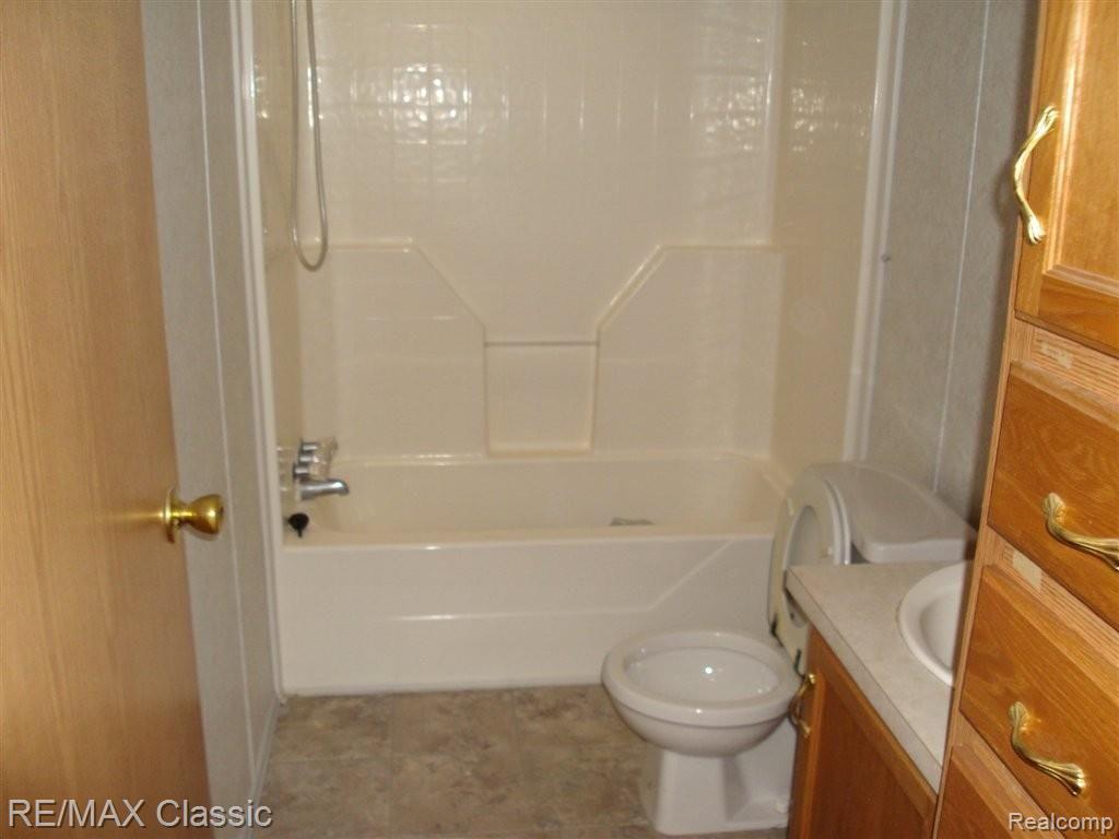 46300 Wear Road Belleville, MI 48111 - Photo 7 of 11 CAPITOL 014.JPG