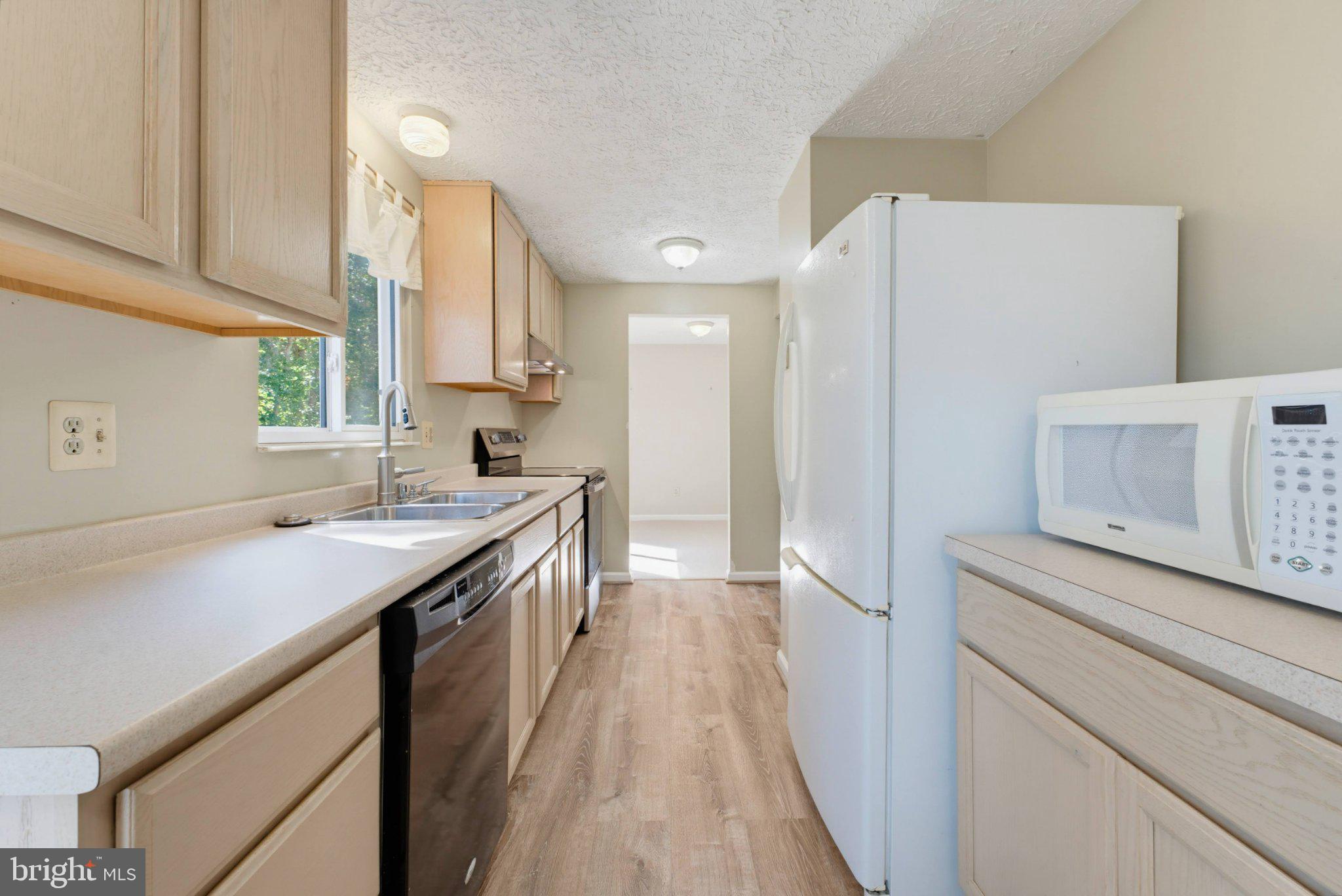 8467 Magic Tree Court Springfield, VA 22153 - Photo 12 of 52 Gallery Image 12