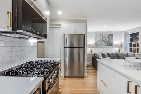 $3,100 | 45 1/2 Garden Street, Unit 45H, Boston, MA 02114