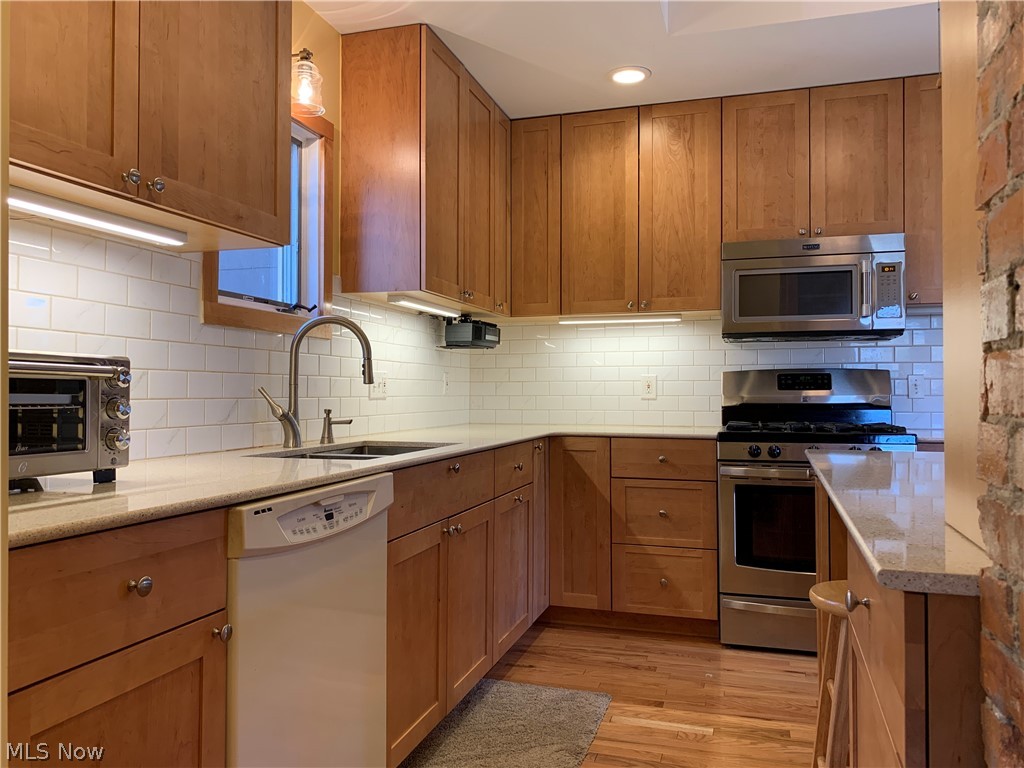 1020 Yellowstone Road Cleveland Heights, OH 44121 - Photo 17 of 29