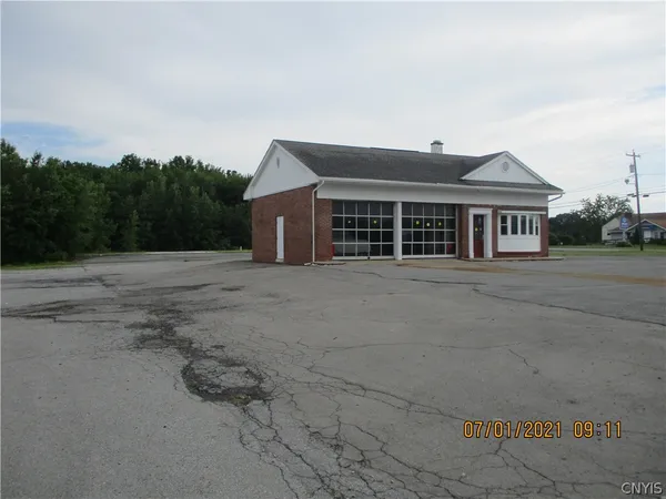 $3,000,000 | 4531 Highway 31, Clay, NY 13041