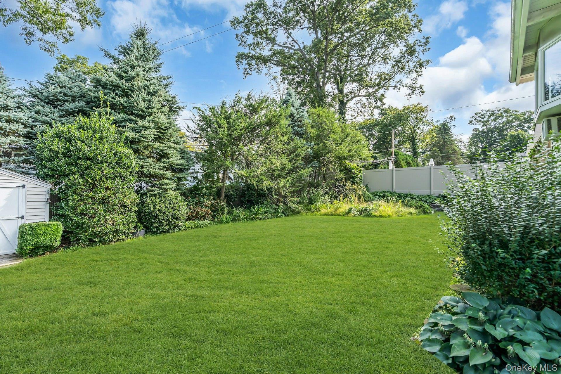 23 Redleaf Lane Commack, NY 11725 - Photo 38 of 38 Gallery Image 38
