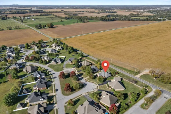 $457,900 | 122 Cross Hall Loop, Bowling Green, KY 42104