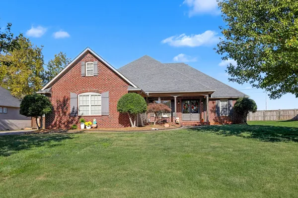 $457,900 | 122 Cross Hall Loop, Bowling Green, KY 42104