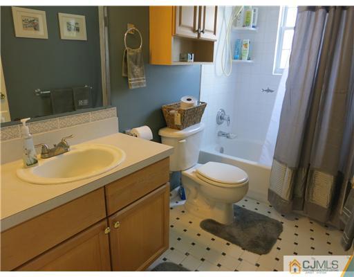 16 Lexington Road Monmouth Junction, NJ 08852 - Photo 17 of 18 Gallery Image 17