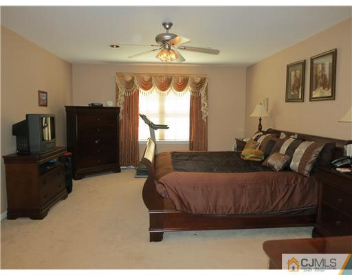 16 Lexington Road Monmouth Junction, NJ 08852 - Photo 8 of 18 Gallery Image 8