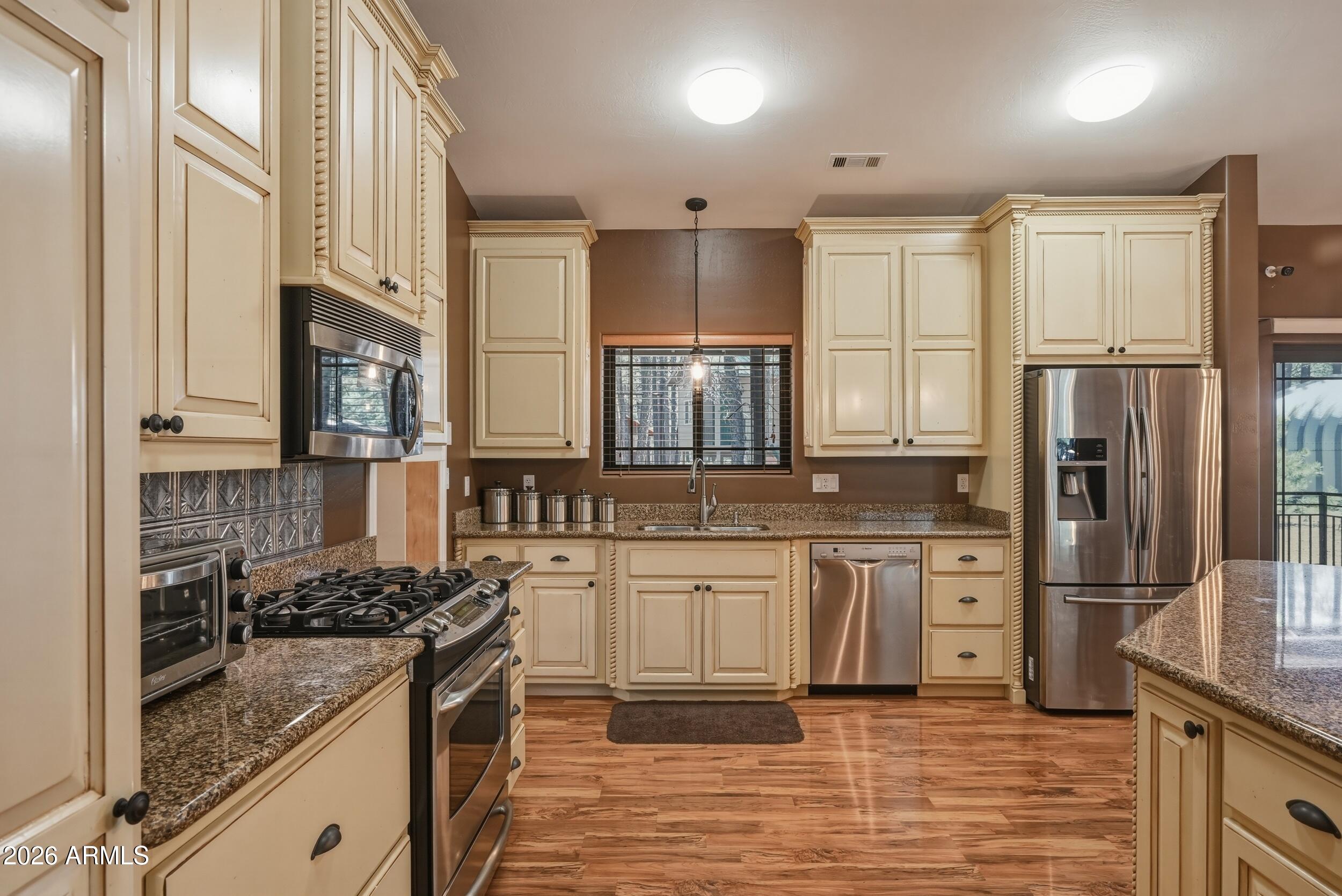 1233 Merzville Road Forest Lakes, AZ 85931 - Photo 12 of 42 KITCHEN