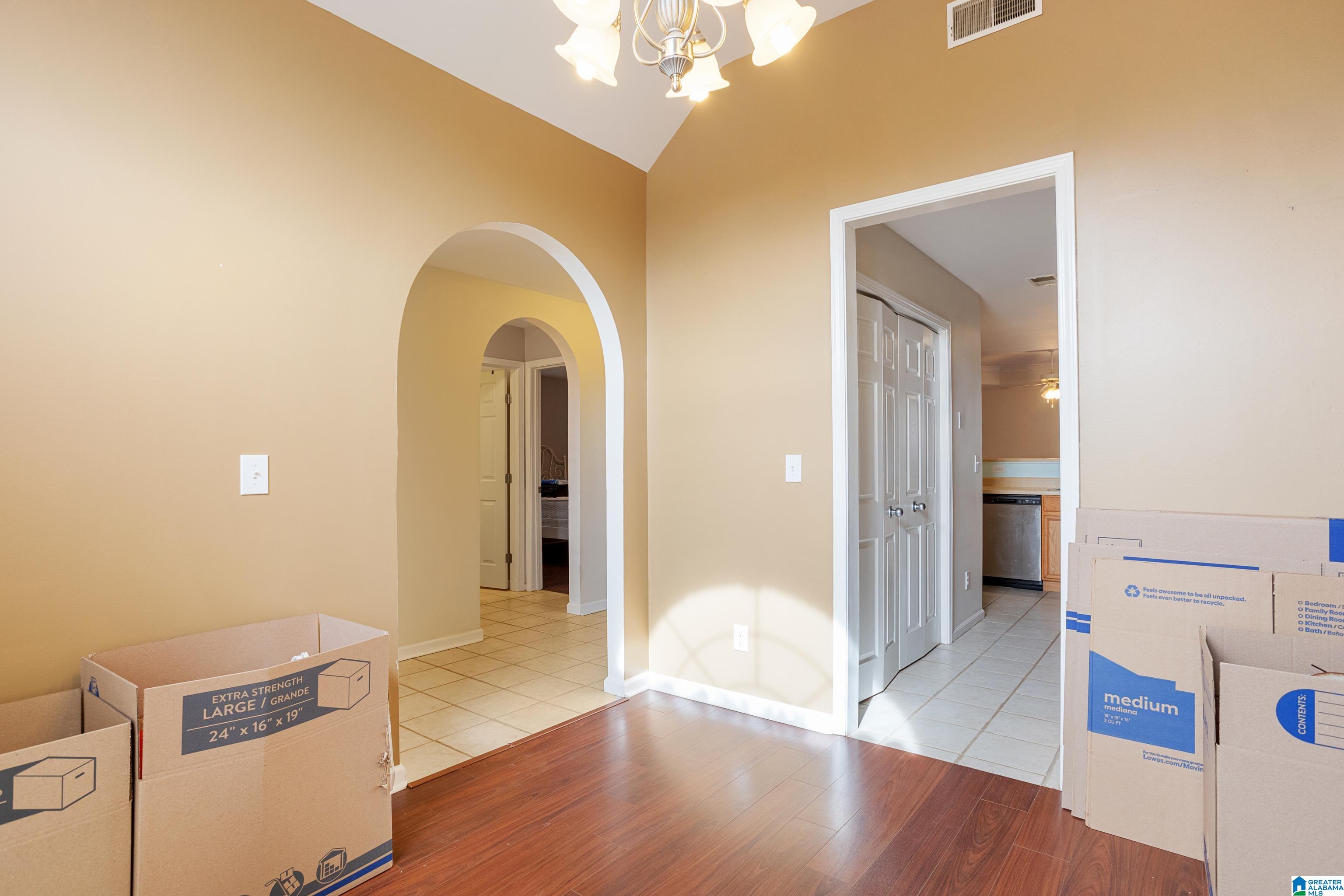 552 Summit Circle Fultondale, AL 35068 - Photo 8 of 34