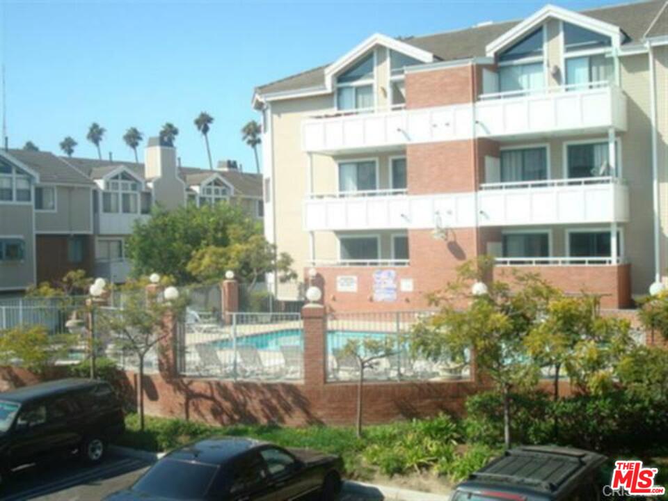 895 South B Street Oxnard, CA 93030 - Photo 1 of 4
