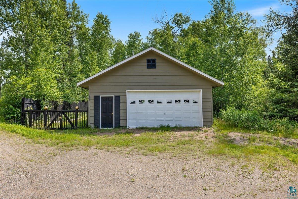 1804 North Bay Road Ely, MN 55731 - Photo 4 of 37 View of garage