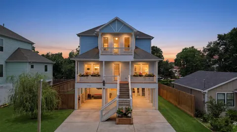 $575,000 | 2922 Seargent Street, Seabrook, TX 77586