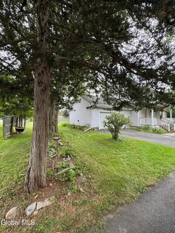 $375,000 | 44 Apple Meadow Road, Greenport, NY 12534