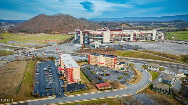 $333,900 | 120 Raceday Center Drive, Unit 604, Bristol, TN 37620