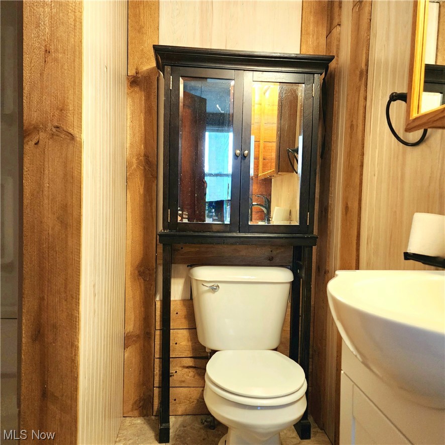 6923 Alliance Road Northwest Malvern, OH 44644 - Photo 17 of 24 First floor full bath