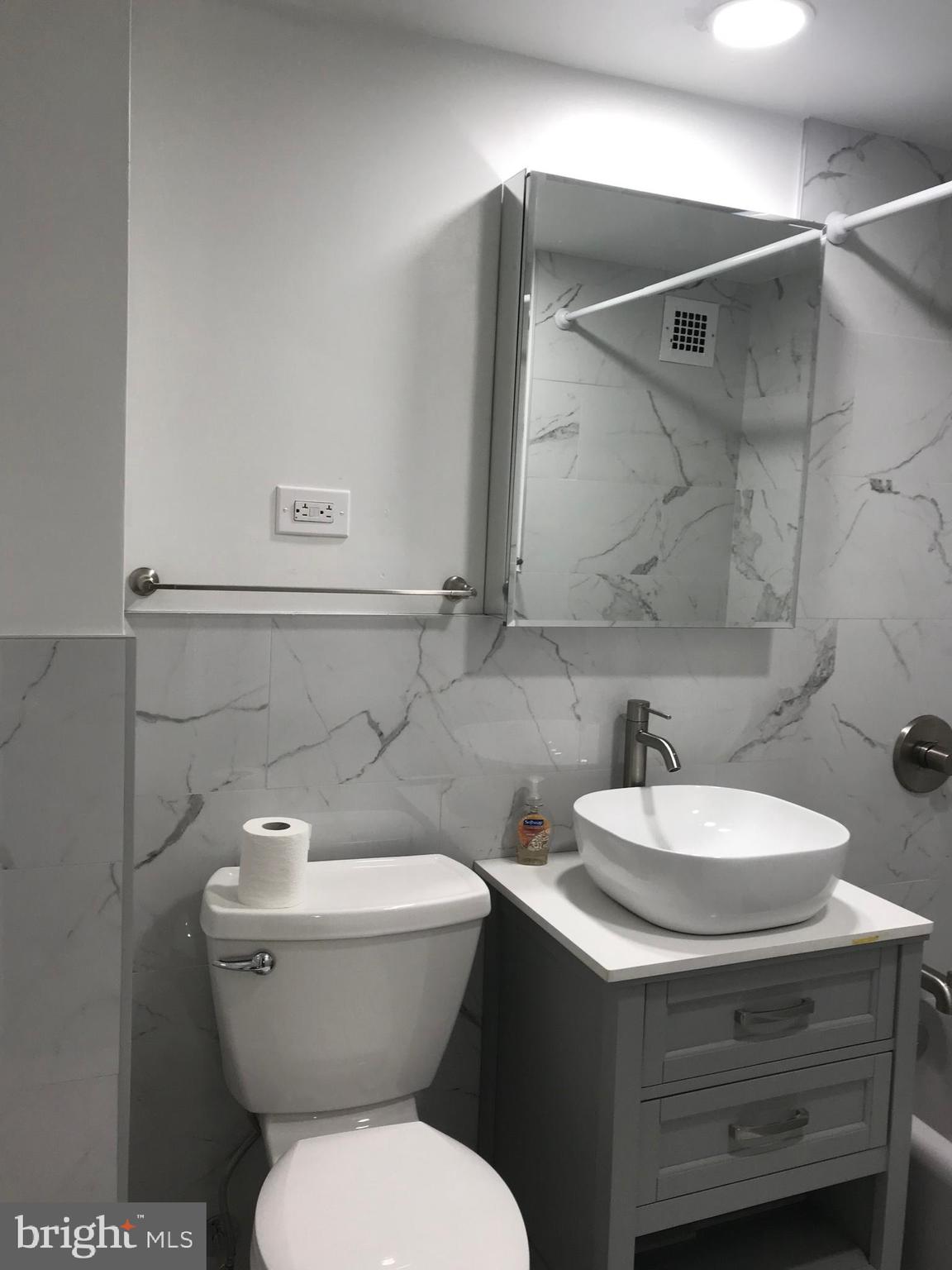 730 24th Street Northwest, Unit 709 Washington, DC 20037 - Photo 12 of 19 Bathroom