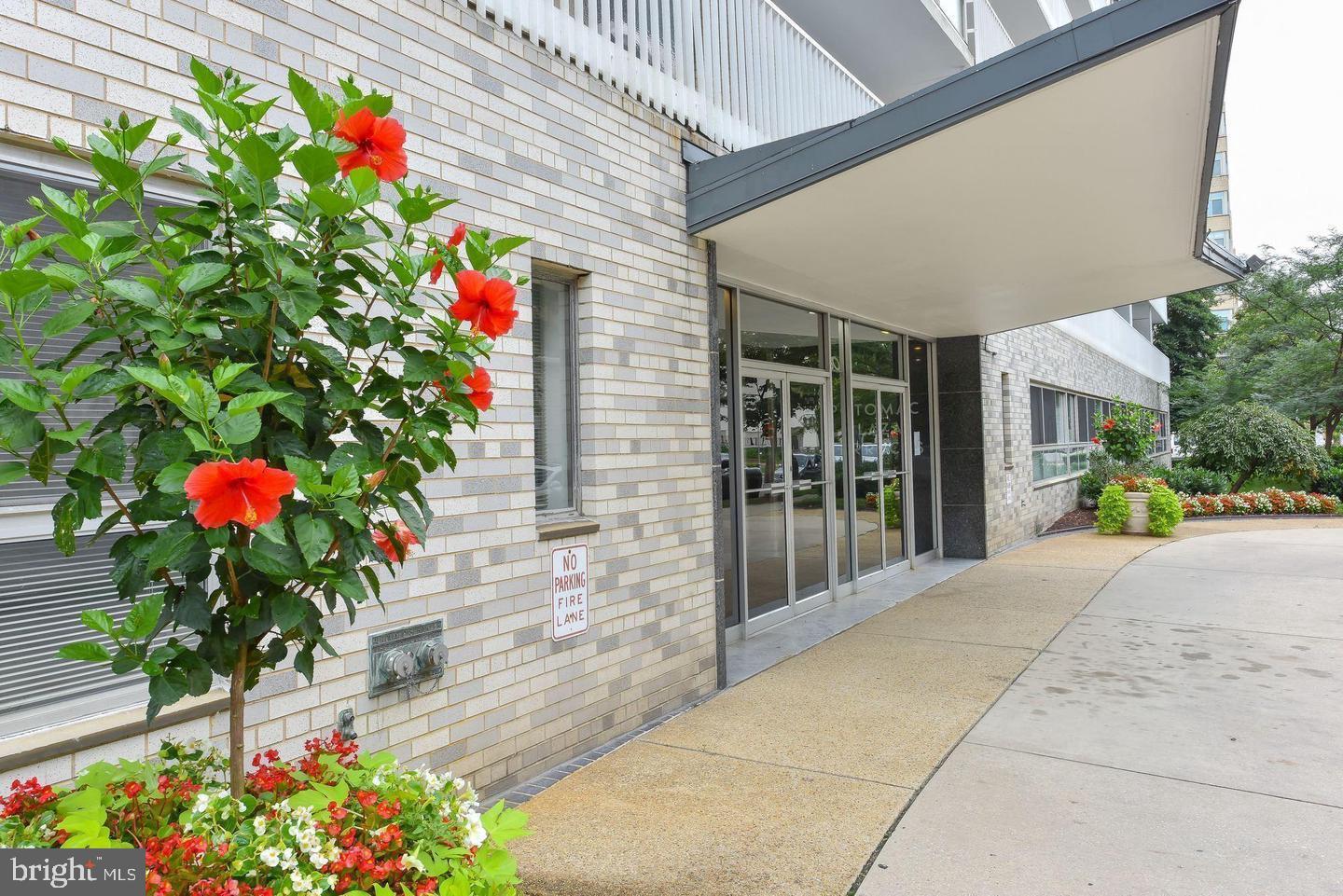 730 24th Street Northwest, Unit 709 Washington, DC 20037 - Photo 2 of 19 Front Entrance